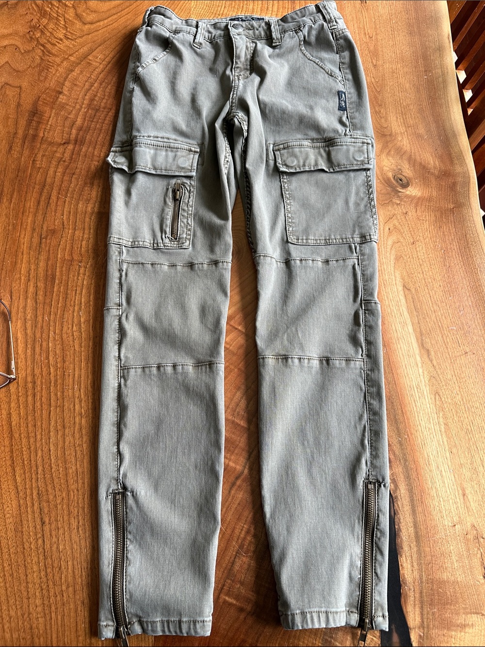Silver Jeans Skinny Cargo Pants in Olive Green